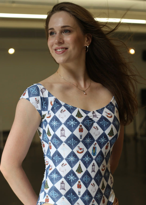 NUTCRACKER NIGHT Cap Sleeve with Pinch