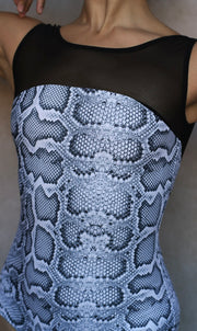 SIZE MEDIUM MESH TANK **Long Torso**