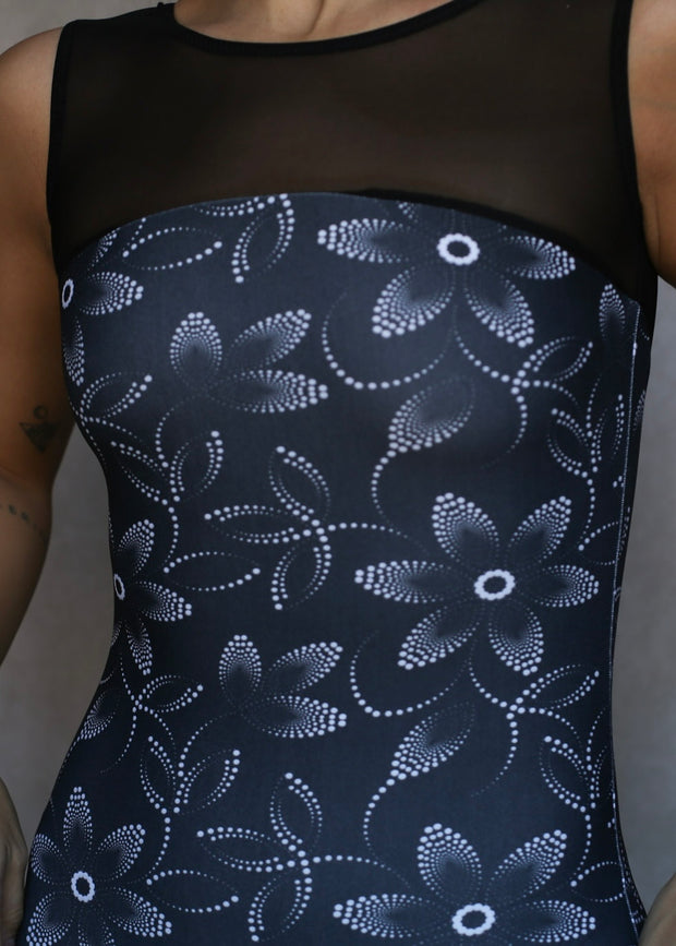 SIZE EXTRA SMALL MESH TANK **Long Torso**